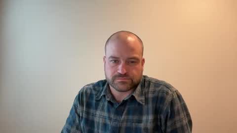 Snapshot of roadking1122 chatting on 12/02/25, 05:19 roadking1122 online show from 12/02/25, 05:19