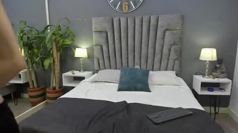 Roan Birkin online show from 02/01/25, 07:23