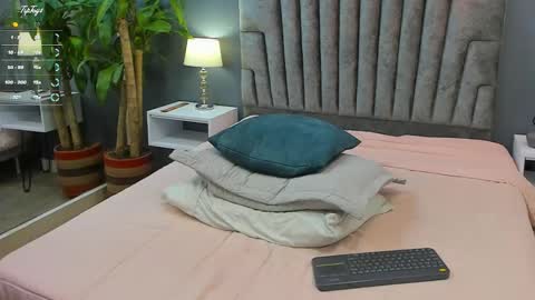 Roan Birkin online show from 02/13/25, 07:31