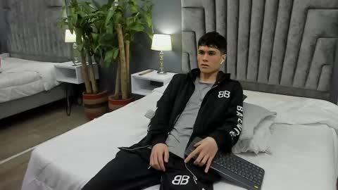 Roan Birkin online show from 02/16/25, 07:38