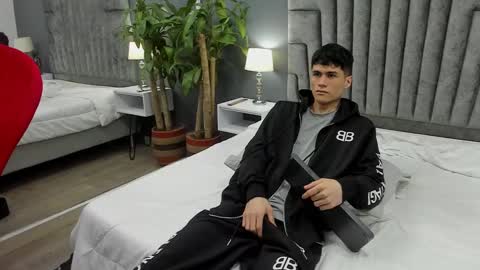 Roan Birkin online show from 02/16/25, 10:43