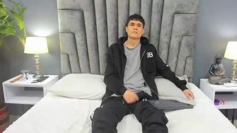 Roan Birkin online show from 02/21/25, 08:38