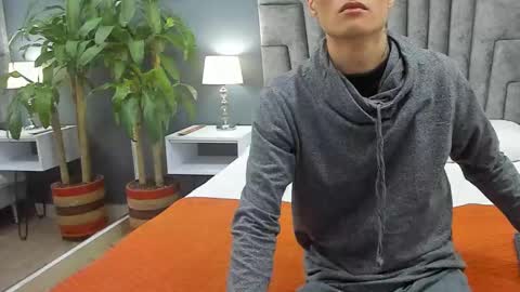 Roan Birkin online show from 02/23/25, 07:28