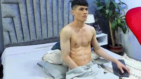 Roan Birkin online show from 03/12/25, 10:50