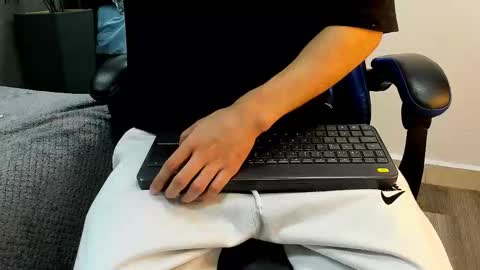 Roan Birkin online show from 11/03/25, 07:04