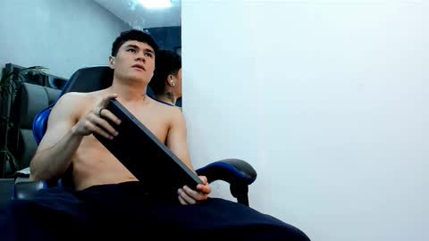 Roan Birkin online show from 11/21/25, 07:56