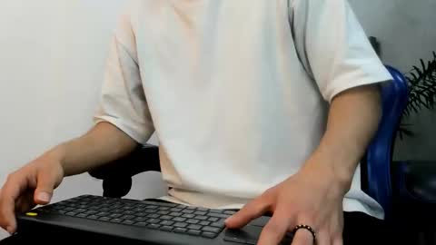 Roan Birkin online show from 01/14/26, 07:19