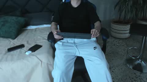 Roan Birkin online show from 02/28/26, 07:37