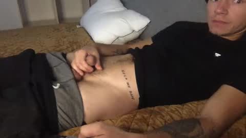 Snapshot of roastingcorn chatting on 12/20/24, 01:54 RoastingCorn online show from 12/20/24, 01:54