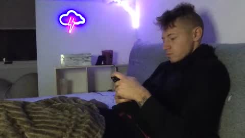 Snapshot of roastingcorn chatting on 01/04/25, 09:32 RoastingCorn online show from 01/04/25, 09:32