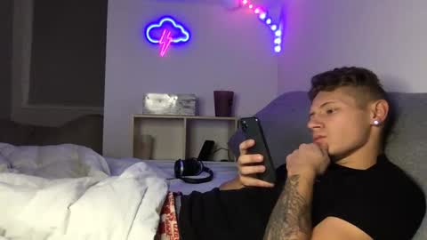 Snapshot of roastingcorn chatting on 01/05/25, 09:59 RoastingCorn online show from 01/05/25, 09:59