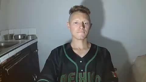 Snapshot of roastingcorn chatting on 09/17/25, 01:51 RoastingCorn online show from 09/17/25, 01:51