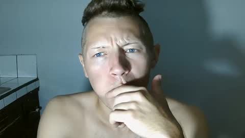 Snapshot of roastingcorn chatting on 09/19/25, 02:35 RoastingCorn online show from 09/19/25, 02:35