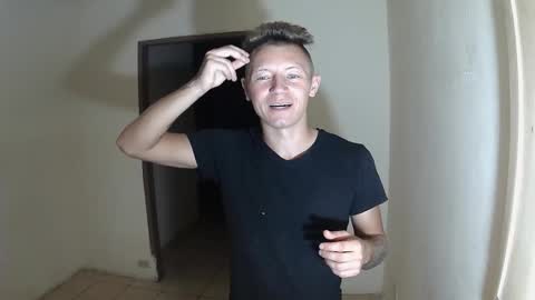 Snapshot of roastingcorn chatting on 10/12/25, 09:41 RoastingCorn online show from 10/12/25, 09:41