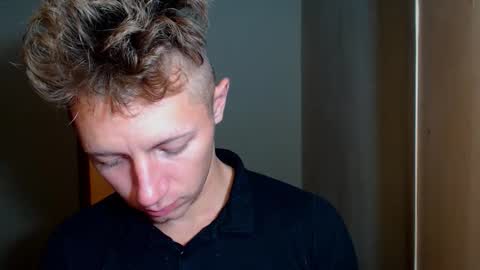 Snapshot of roastingcorn chatting on 12/04/25, 03:05 RoastingCorn online show from 12/04/25, 03:05