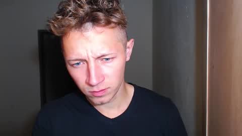 Snapshot of roastingcorn chatting on 12/05/25, 07:39 RoastingCorn online show from 12/05/25, 07:39