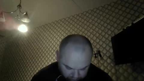 rob18997 online show from 12/21/25, 03:41