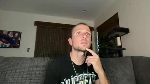 Snapshot of rob_ryder chatting on 05/19/26, 01:33 rob ryder online show from 05/19/26, 01:33