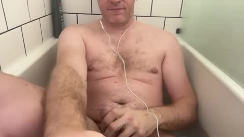 Snapshot of robbiesmith1986891 chatting on 12/30/24, 03:36 Rob online show from 12/30/24, 03:36