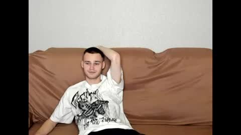 robert10211 online show from 10/31/25, 09:05