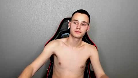 robert10211 online show from 11/07/25, 05:13