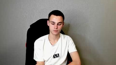 robert10211 online show from 11/22/25, 05:17