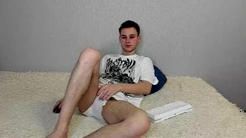 robert10211 online show from 03/30/26, 08:59