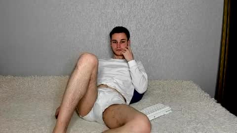 robert10211 online show from 04/05/26, 06:05