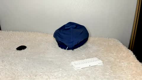 robert10211 online show from 04/21/26, 02:51