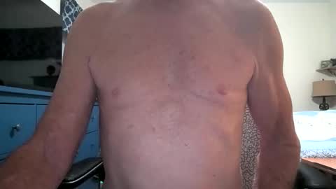 Snapshot of robert45556 chatting on 11/02/25, 01:52 robert online show from 11/02/25, 01:52