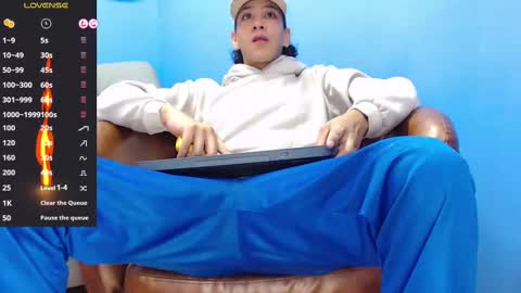 robert_kingg online show from 11/11/25, 12:54