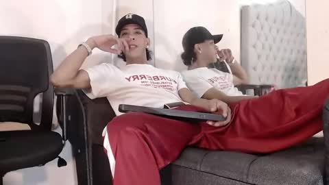 robert_kingg online show from 05/15/26, 07:10