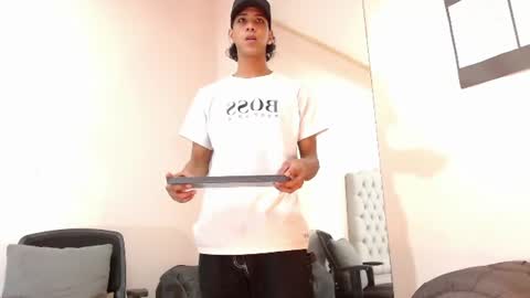 robert_kingg online show from 06/09/26, 07:47