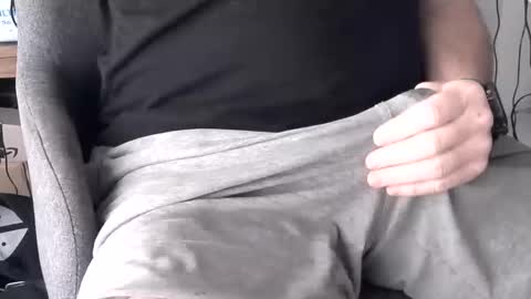 Snapshot of robertbrucemason chatting on 10/30/25, 04:08 robertbrucemason online show from 10/30/25, 04:08