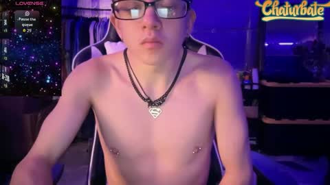 Snapshot of robertcicijr21 chatting on 10/30/25, 03:57 Robert Cici Jr. online show from 10/30/25, 03:57