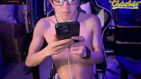 Snapshot of robertcicijr21 chatting on 11/08/25, 02:56 Robert Cici Jr. online show from 11/08/25, 02:56