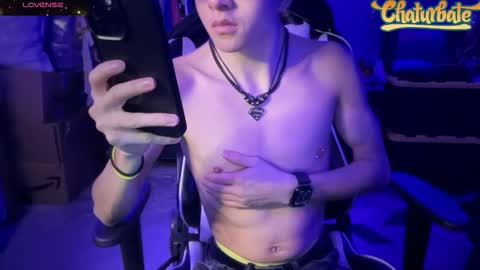 Snapshot of robertcicijr21 chatting on 11/16/25, 03:34 Robert Cici Jr. online show from 11/16/25, 03:34