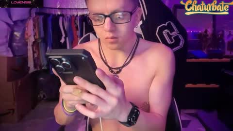 Snapshot of robertcicijr21 chatting on 11/20/25, 04:12 Robert Cici Jr. online show from 11/20/25, 04:12