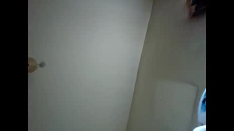 Snapshot of robertgodden0 chatting on 11/27/25, 09:28 Dominiquexd online show from 11/27/25, 09:28