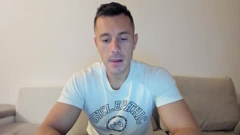 roberto4ever online show from 09/30/25, 03:44