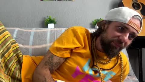 Snapshot of roberto_gray chatting on 05/28/26, 05:05 roberto gray online show from 05/28/26, 05:05