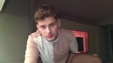 Snapshot of roberto_twink1 chatting on 12/14/24, 03:04 Roberto online show from 12/14/24, 03:04