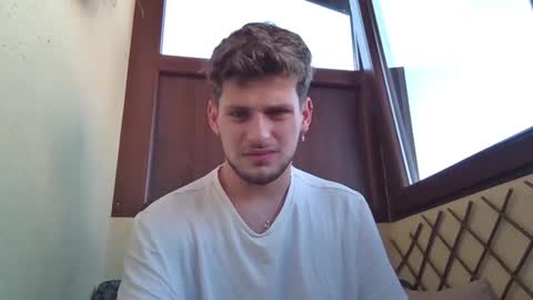 Snapshot of roberto_twink1 chatting on 01/16/25, 09:05 Roberto online show from 01/16/25, 09:05