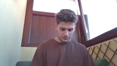 Snapshot of roberto_twink1 chatting on 01/27/25, 01:41 Roberto online show from 01/27/25, 01:41