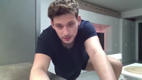 Snapshot of roberto_twink1 chatting on 02/04/25, 06:36 Roberto online show from 02/04/25, 06:36