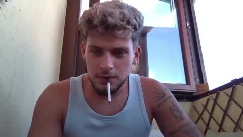 Snapshot of roberto_twink1 chatting on 09/24/25, 08:28 Roberto online show from 09/24/25, 08:28