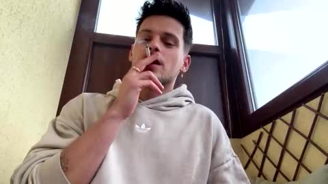 Snapshot of roberto_twink1 chatting on 10/28/25, 06:28 Roberto online show from 10/28/25, 06:28