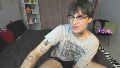 RobertTate online show from 11/26/25, 05:14