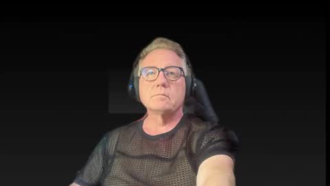 Snapshot of roberttherabbit chatting on 09/21/25, 09:22 RobertTheRabbit online show from 09/21/25, 09:22