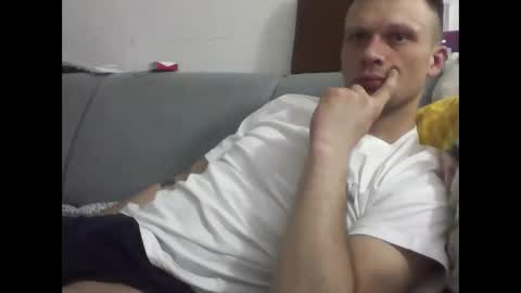 Snapshot of robertxxxpo chatting on 01/09/25, 11:45 Zenek online show from 01/09/25, 11:45